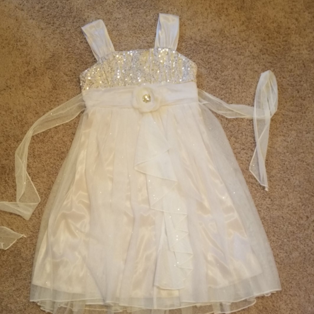 Sparkly girls dress - Picture 1 of 4